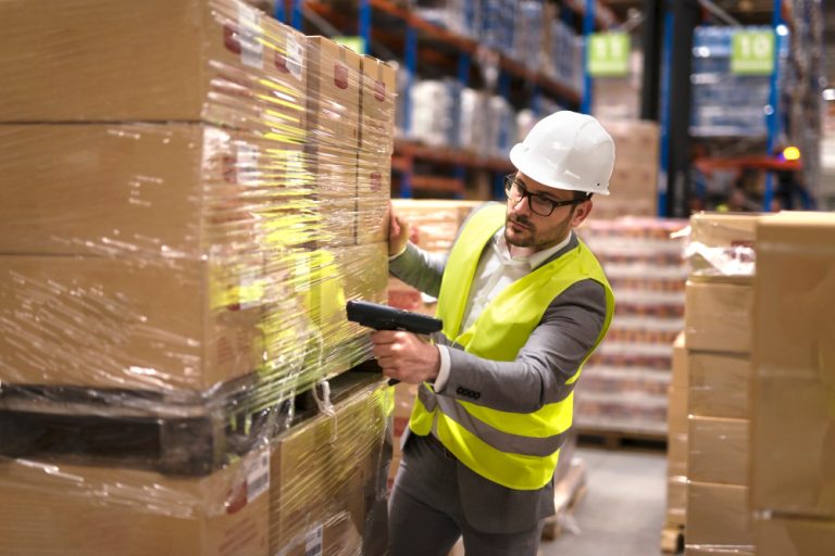 Co zrobić z tonami odpadów z folii stretch? Sprawne zagospodarowanie i recykling folii stretch