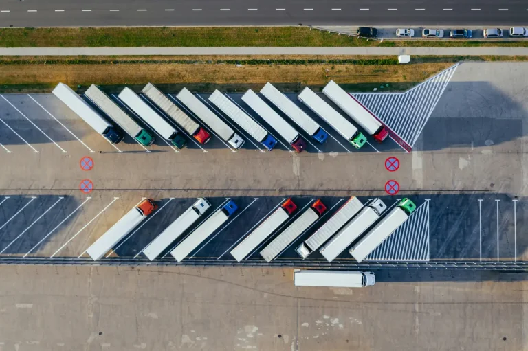 Huby logistyczne przy granicach – gdzie opłaca się stawiać centra dystrybucyjne?